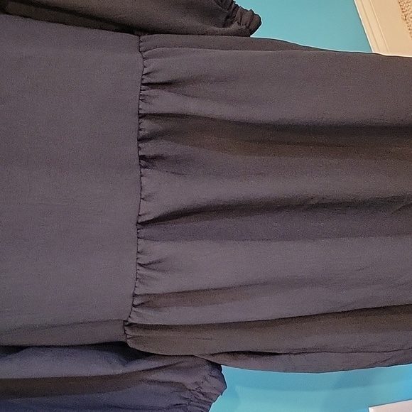 Black Dress with Elastic Sleeves and Detailed Waist Large - Picture 3 of 4